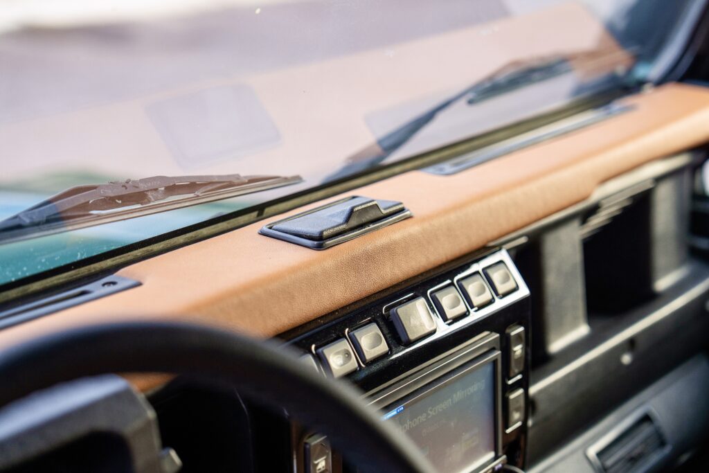 LAND ROVER DEFENDER « PICK-UP » 1/1