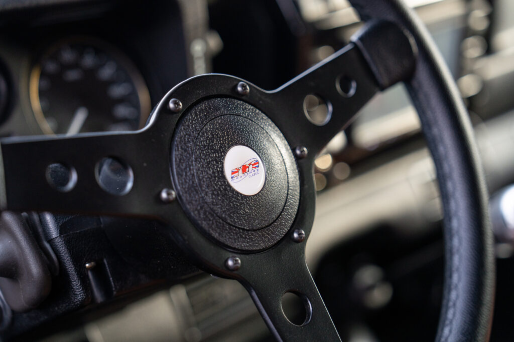 LAND ROVER DEFENDER « PICK-UP » 1/1