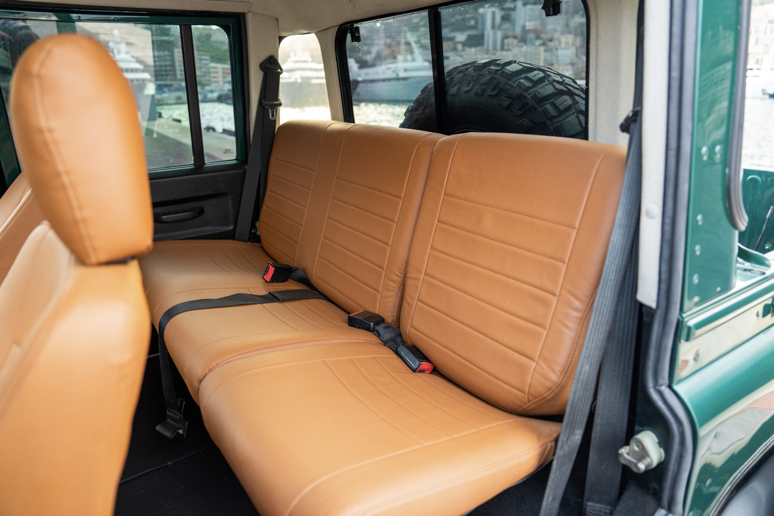 LAND ROVER DEFENDER « PICK-UP » 1/1
