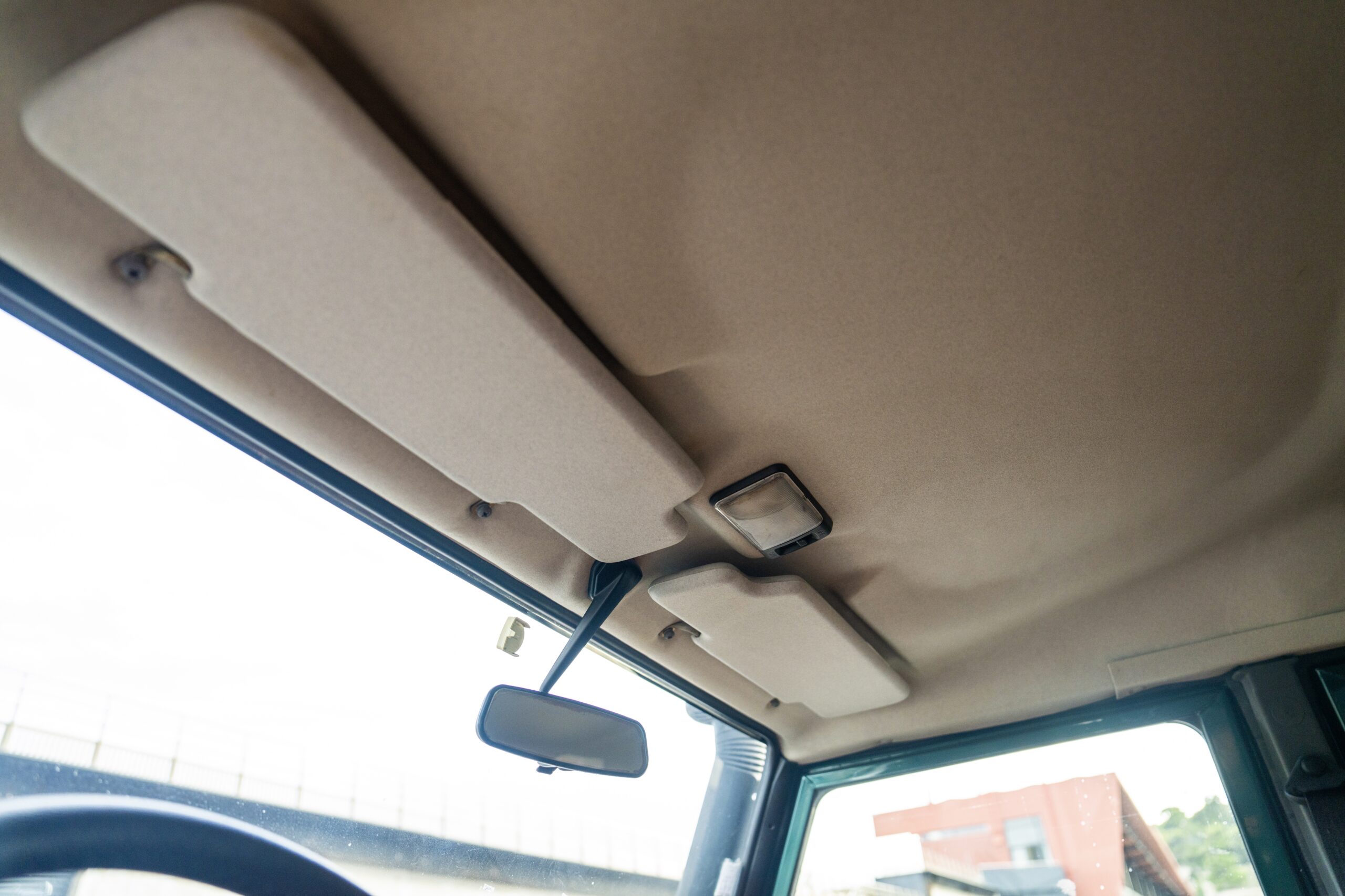 LAND ROVER DEFENDER « PICK-UP » 1/1