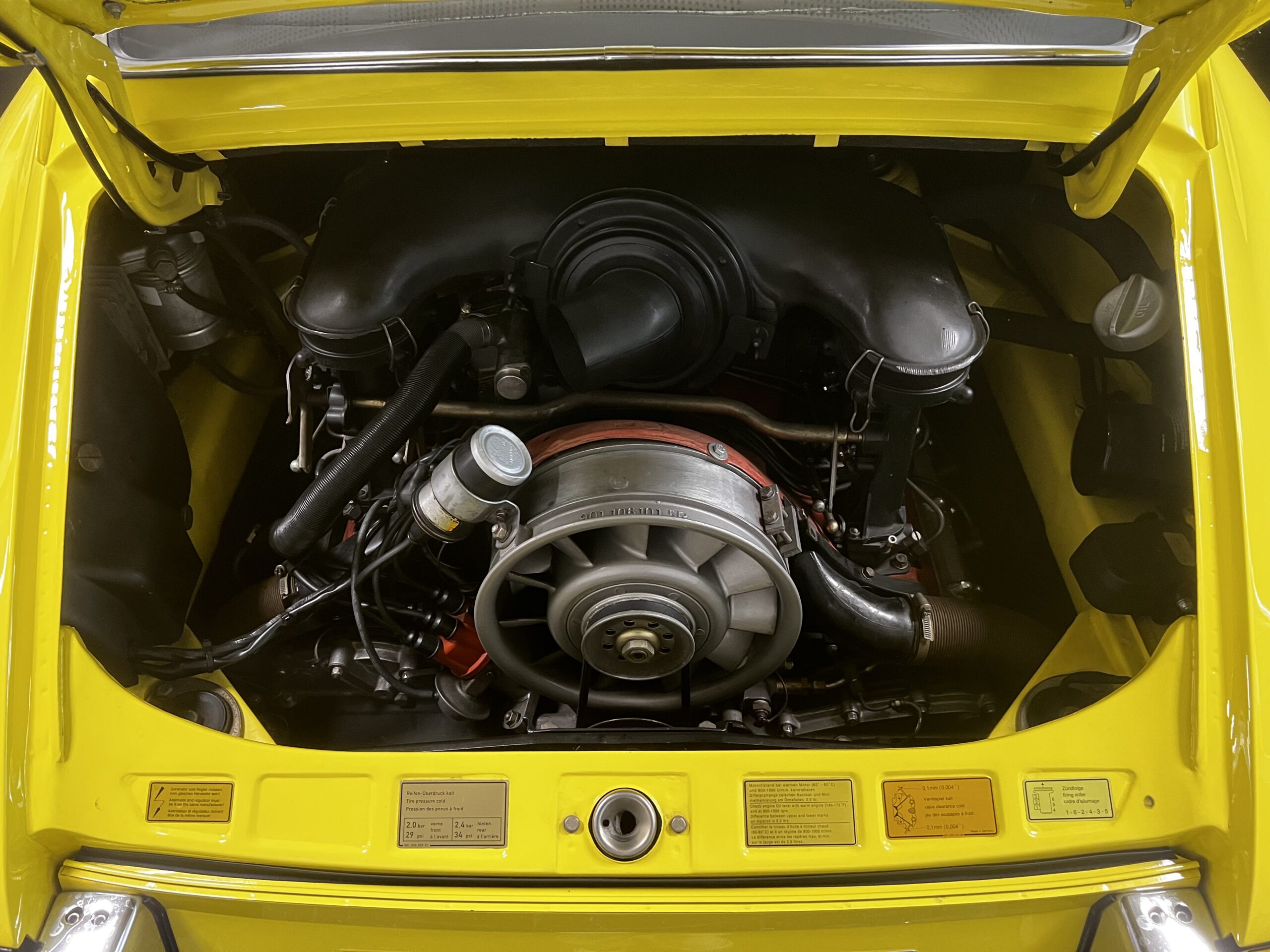 PORSCHE 911 2.7 RS