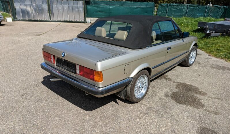 BMW E30 320 I CABRIOLET
