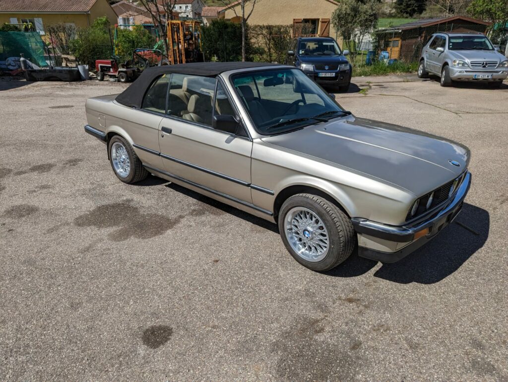 BMW E30 320 I CABRIOLET
