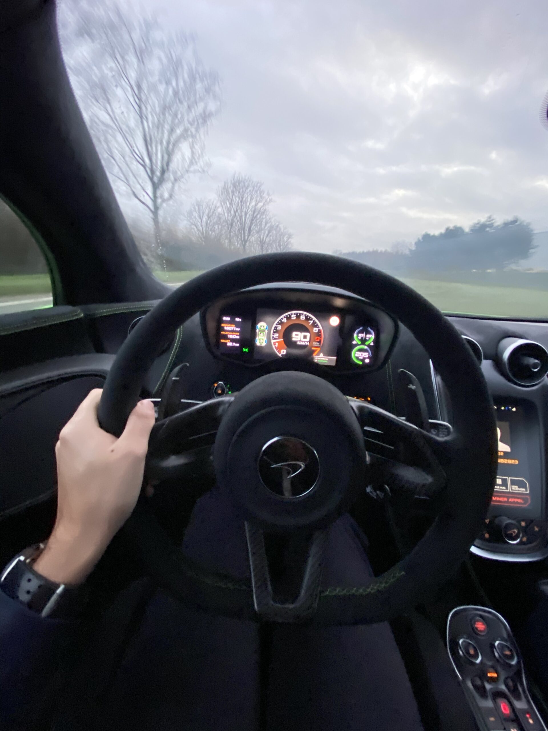 MCLAREN 570 S