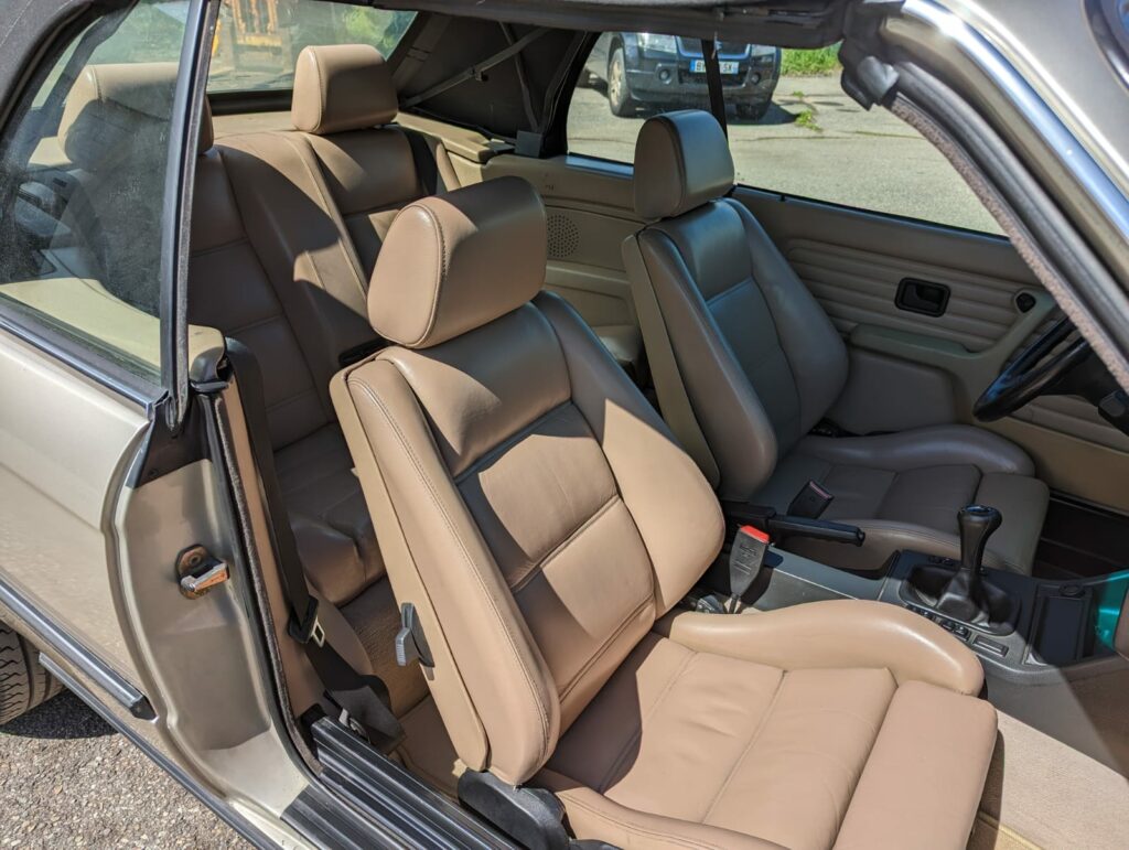 BMW E30 320 I CABRIOLET
