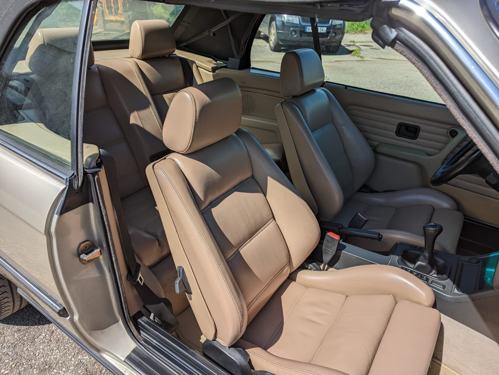 BMW E30 320 I CABRIOLET