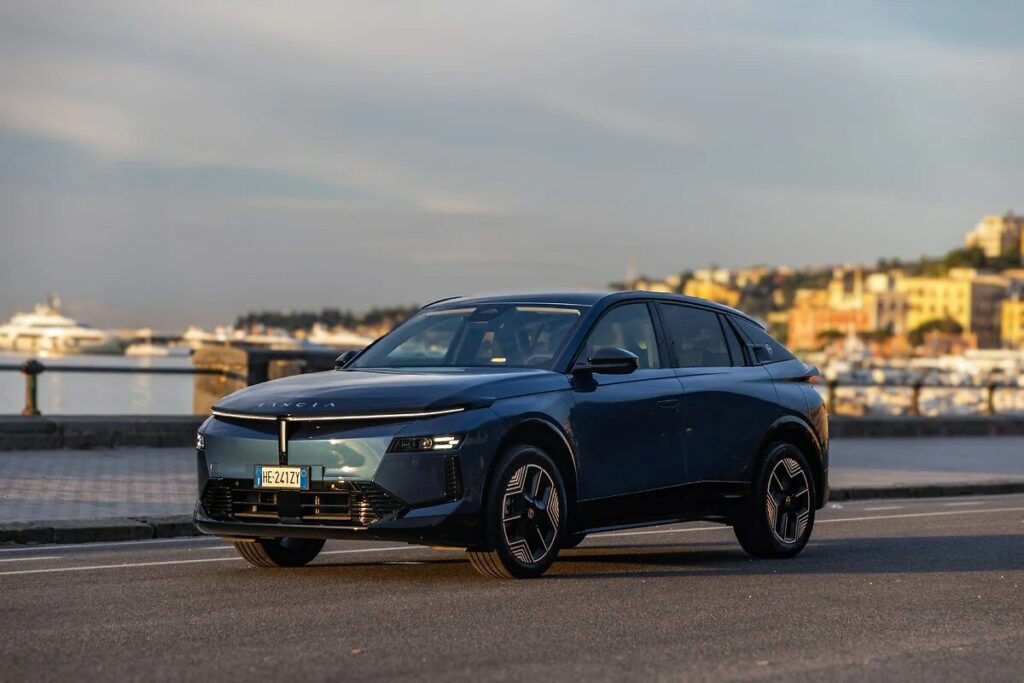 Nouvelle Lancia Gamma bleue de 2026