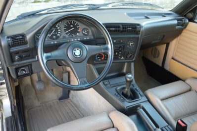 BMW E30 320 I CABRIOLET