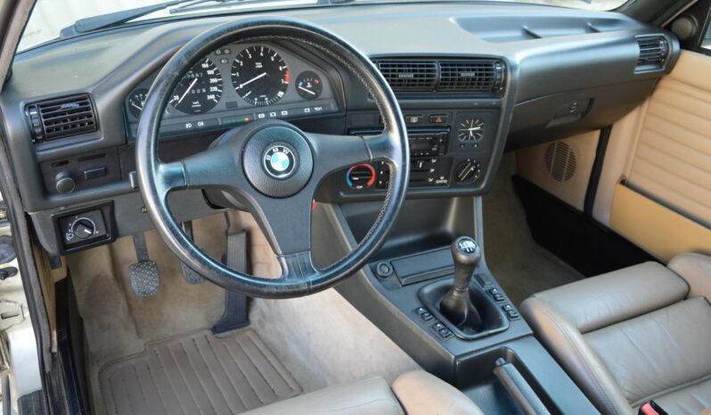 BMW E30 320 I CABRIOLET